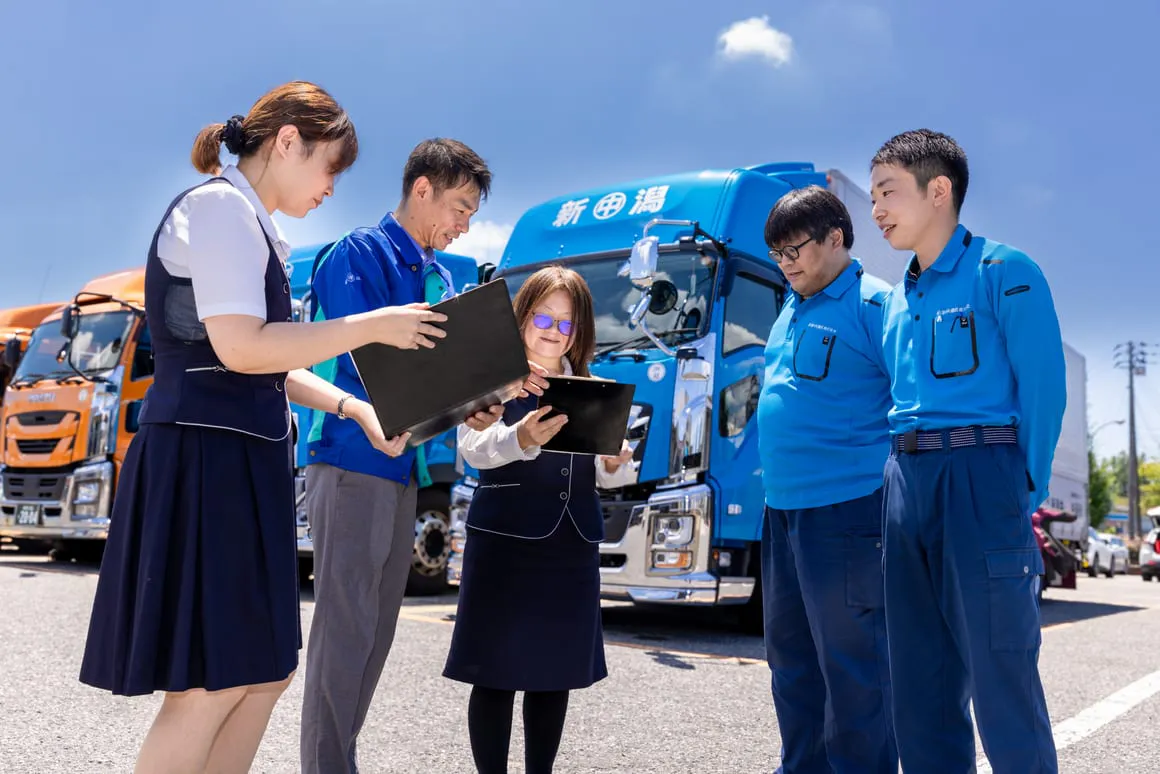 実務の指導を受ける乗務員